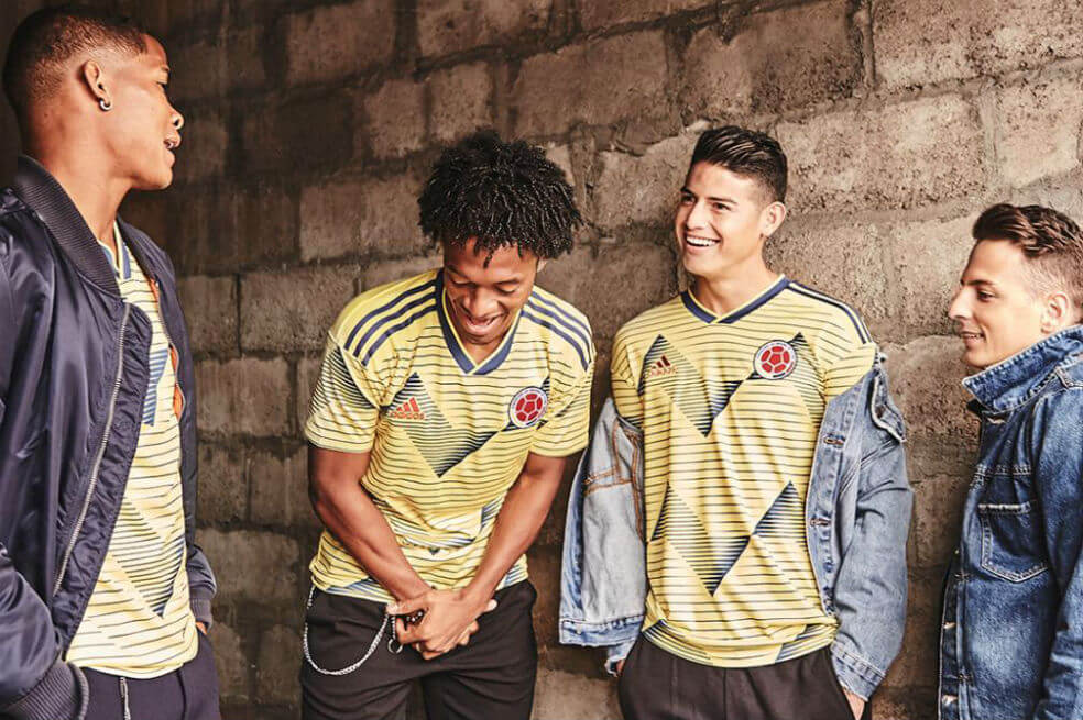 Poner En riesgo De Dios Camiseta nueva de la Selección Colombia, desata ola de memes - Olímpica La  Dorada ¡Se metió!